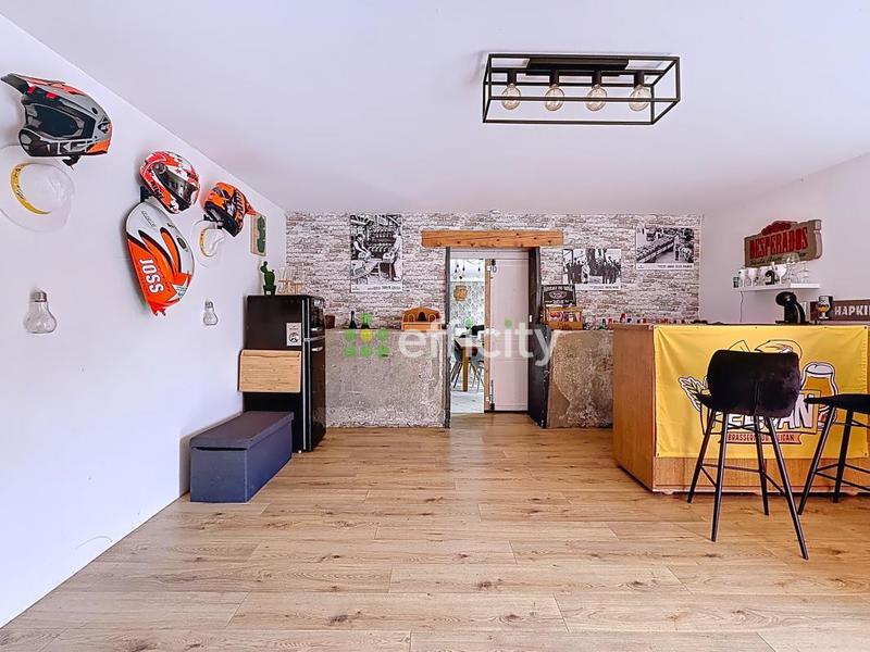 Corps de ferme - 210 m² - 5 pièces