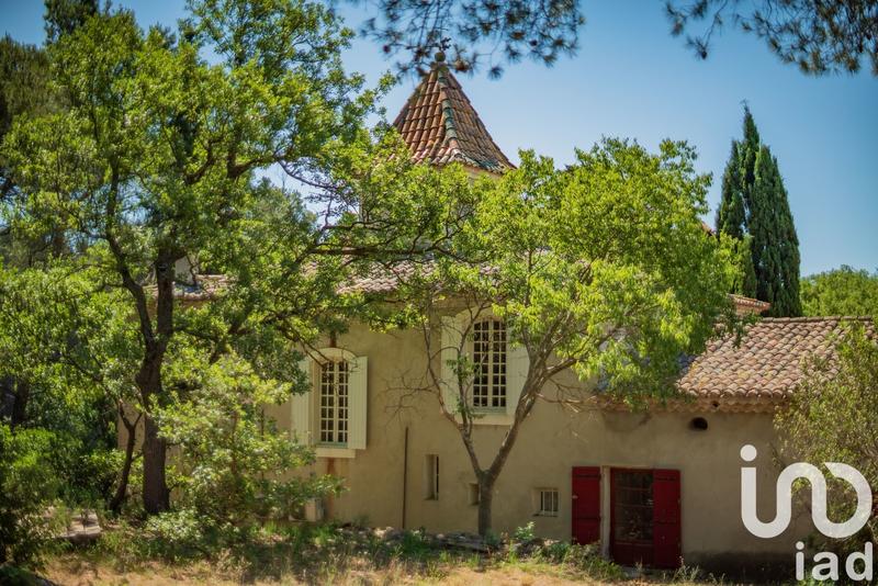 Maison - 693 m² - 10 pièces