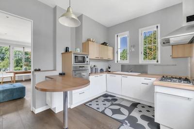 Demeure - 150 m² - 5 pièces