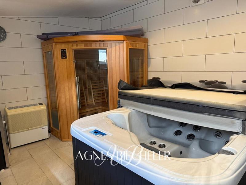 Maison - 159 m² - 6 pièces