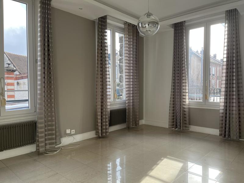 Maison en pierre - 174 m² - 7 pièces