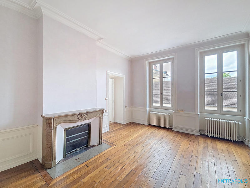 Appartement - 225 m² - 6 pièces