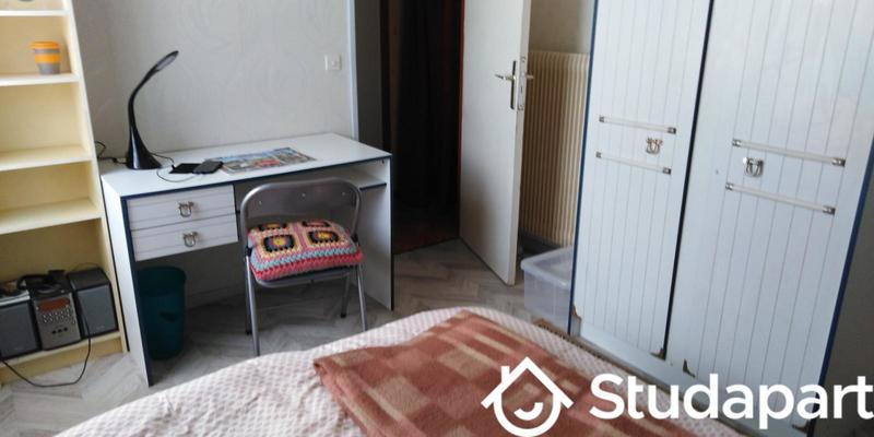 Chambre - 10 m² - 1 pièce