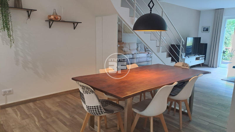 Appartement - 90 m² - 4 pièces