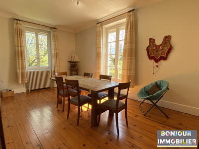 Maison traditionnelle - 176 m² - 6 pièces