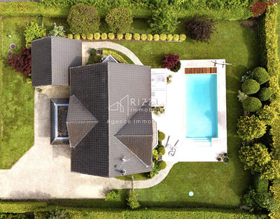 Maison - 279 m² - 8 pièces