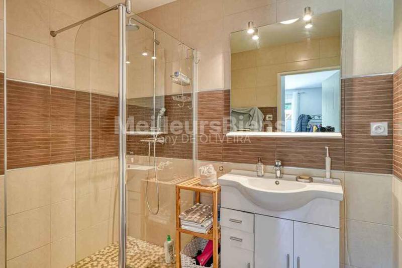 Maison - 210 m² - 8 pièces