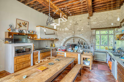 Château - 685 m² - 21 pièces