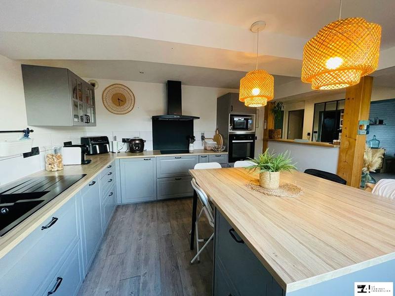 Maison traditionnelle - 176 m² - 5 pièces