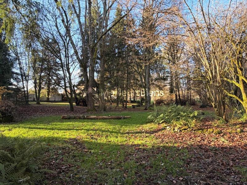 Maison - 375 m² - 12 pièces