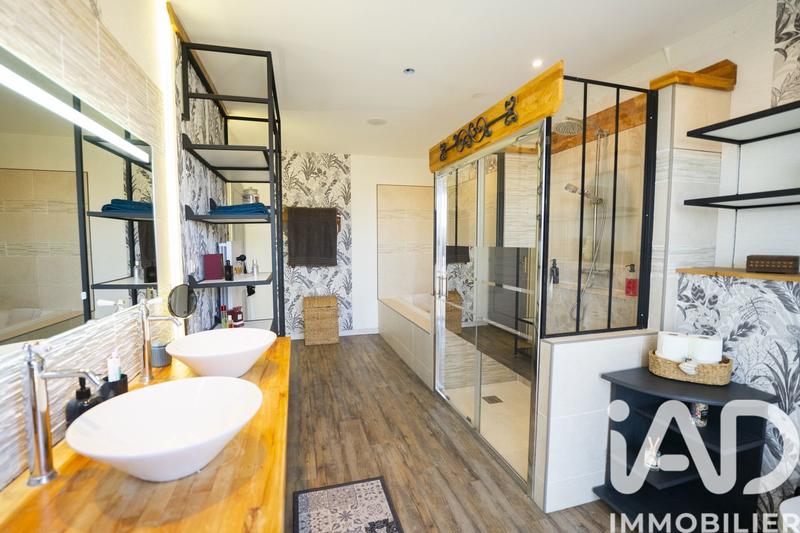 Maison - 275 m² - 5 pièces