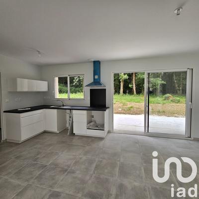 Maison - 98 m² - 4 pièces