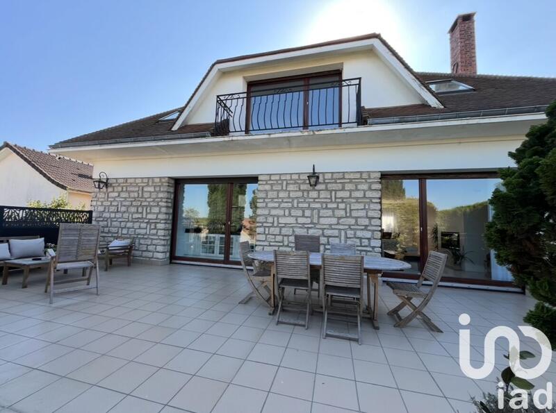 Maison - 157 m² - 7 pièces