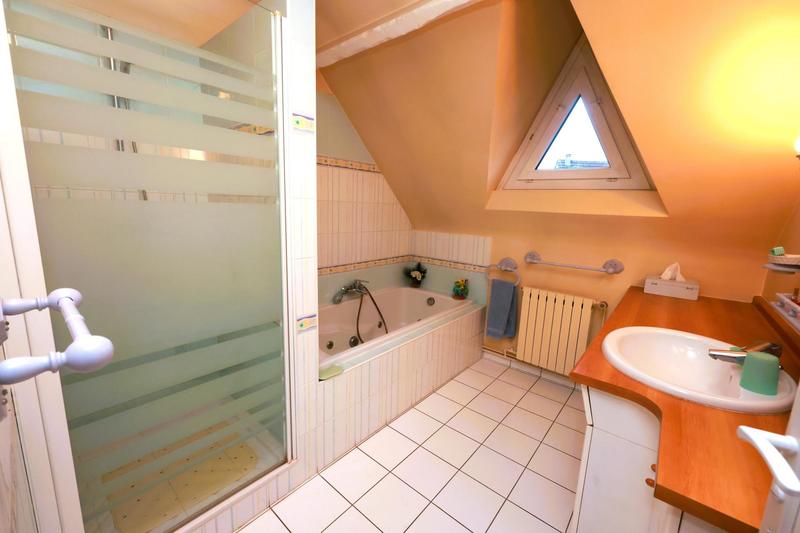 Maison - 167 m² - 7 pièces