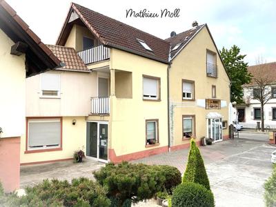 Local commercial - 67 m² - 4 pièces