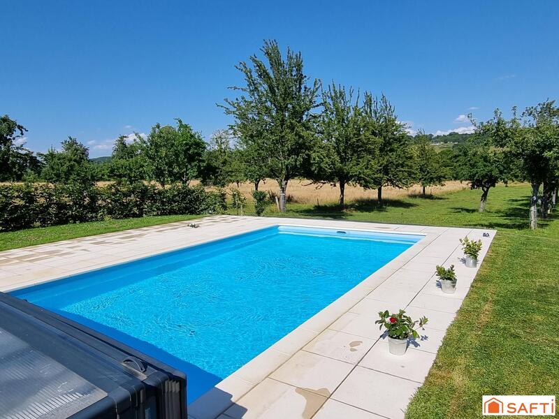 Propriété - 377 m² - 16 pièces