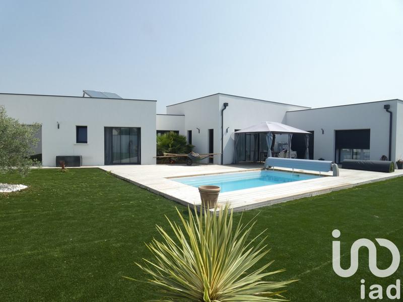 Maison - 198 m² - 8 pièces