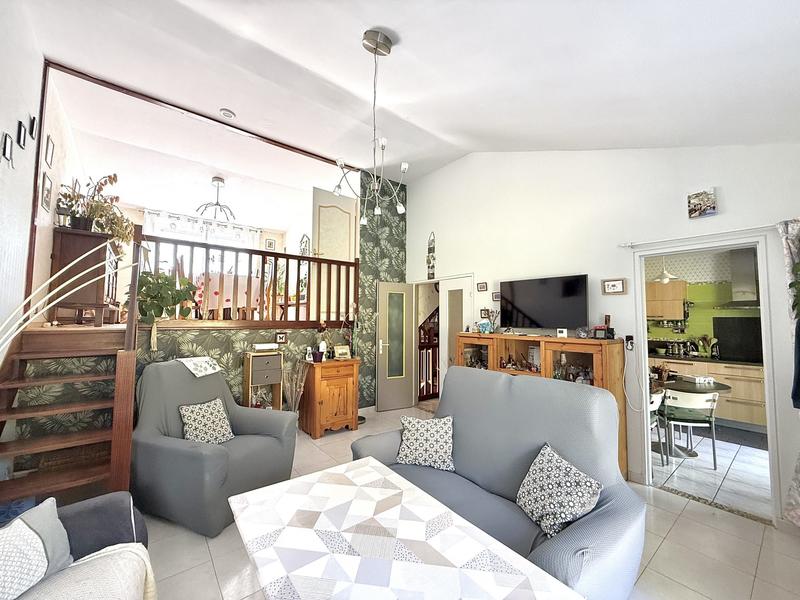 Maison - 99 m² - 5 pièces