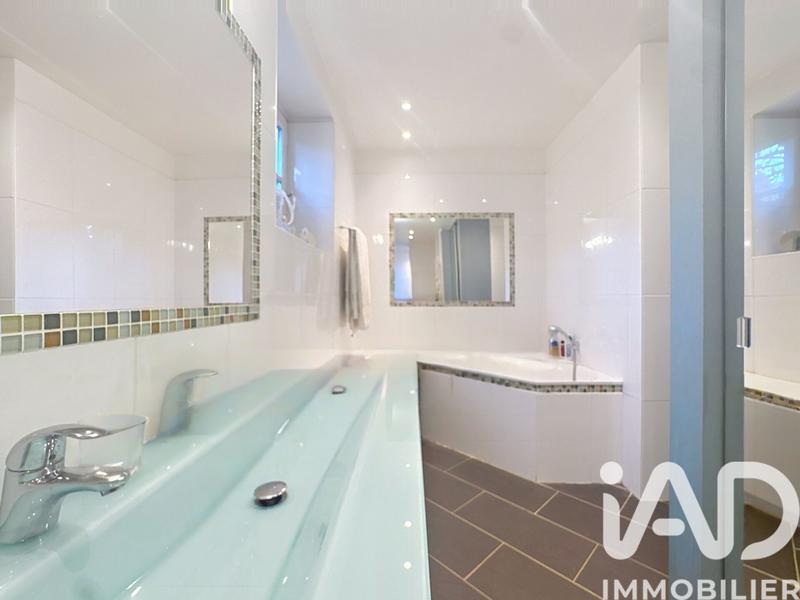 Maison de village - 265 m² - 10 pièces