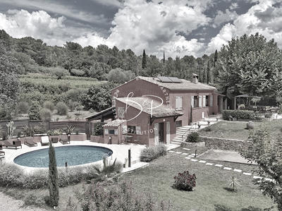 Maison - 140 m² - 6 pièces