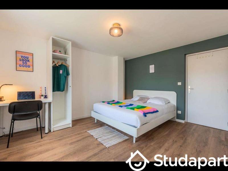 Chambre - 12 m² - 1 pièce