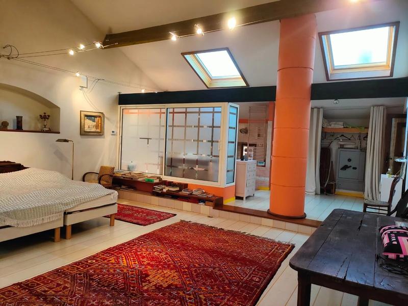 Propriété - 258 m² - 9 pièces