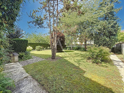 Maison - 180 m² - 7 pièces