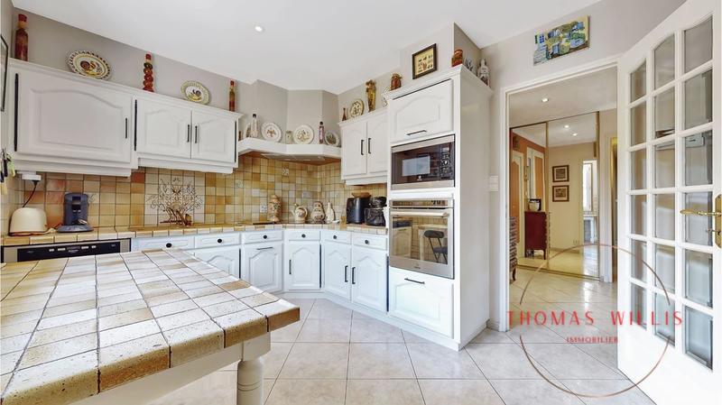 Maison - 177 m² - 8 pièces