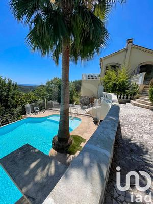 Maison - 195 m² - 6 pièces