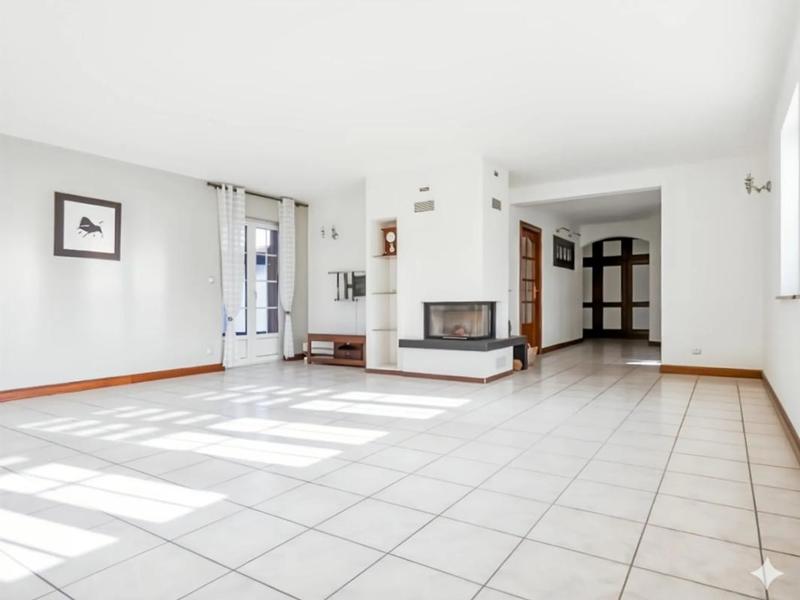 Maison - 250 m² - 6 pièces