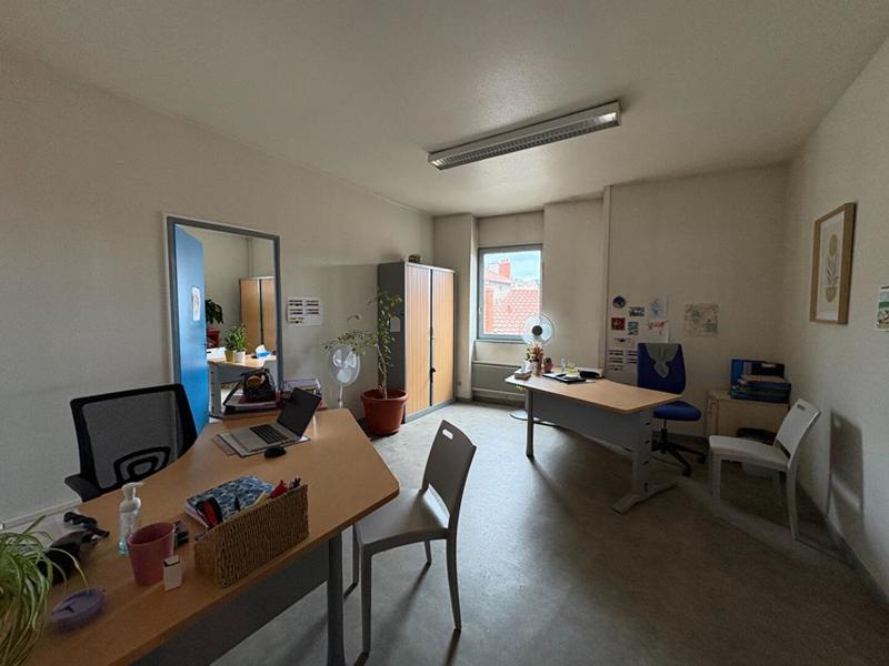 Local commercial - 470 m² - 15 pièces