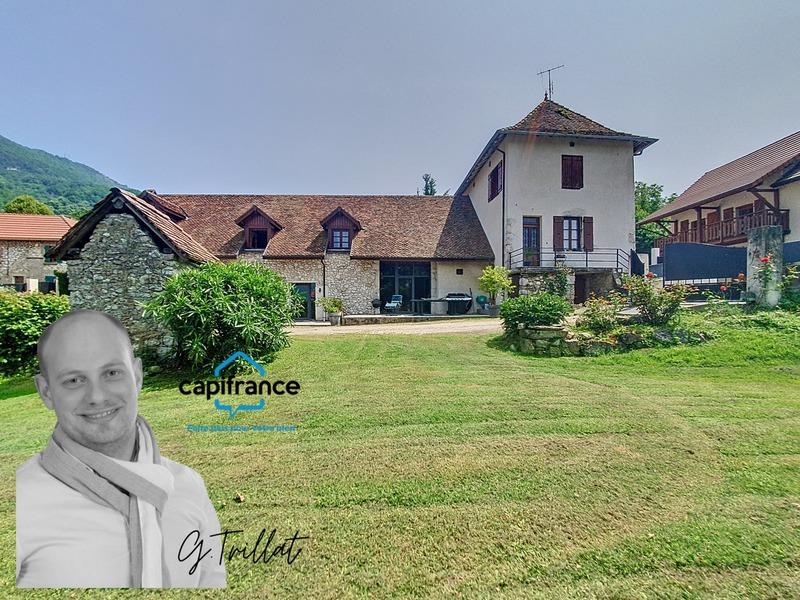 Maison - 330 m² - 7 pièces