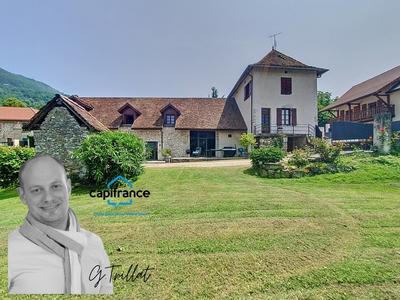 Maison - 330 m² - 7 pièces