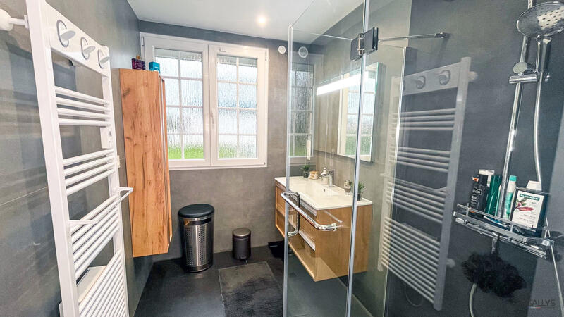 Maison - 141 m² - 7 pièces