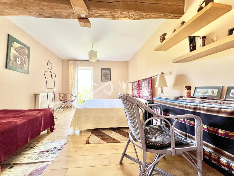 Maison - 243 m² - 8 pièces