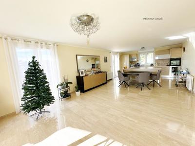 Maison - 200 m² - 6 pièces