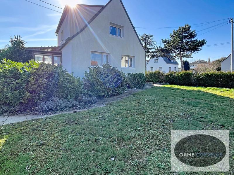 Maison traditionnelle - 110 m² - 5 pièces