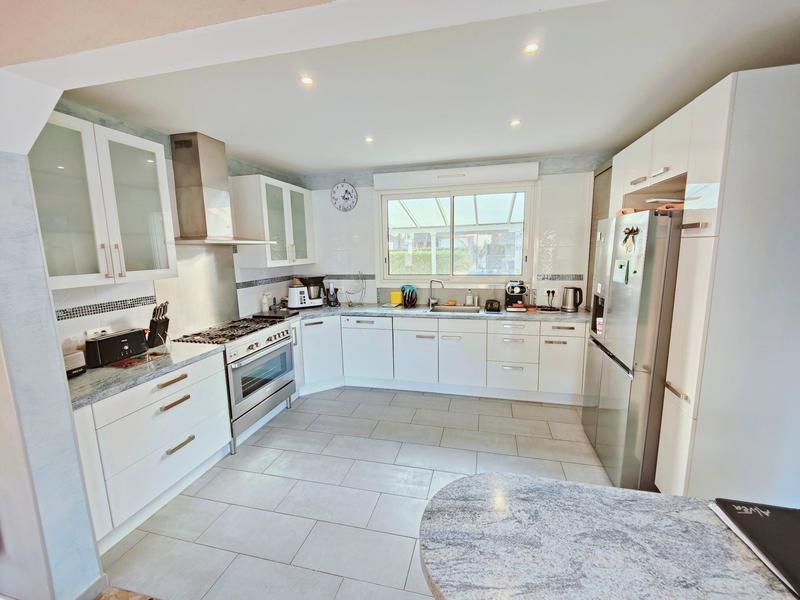 Maison - 193 m² - 8 pièces