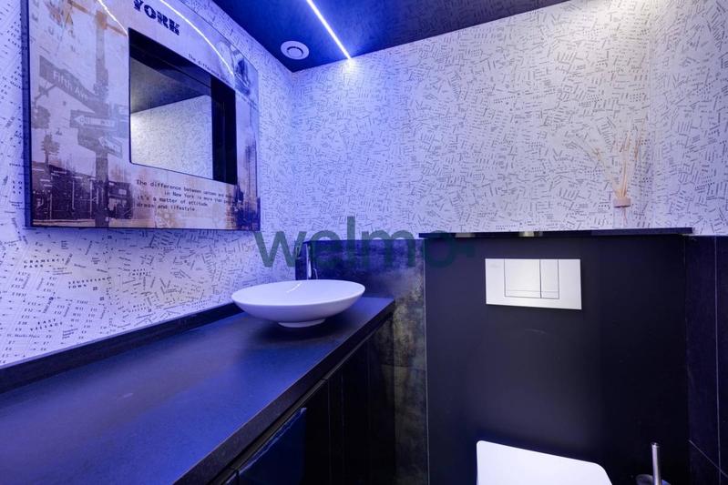 Maison - 300 m² - 14 pièces