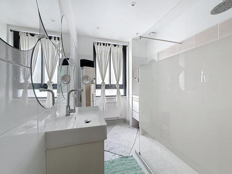 Maison - 275 m² - 7 pièces