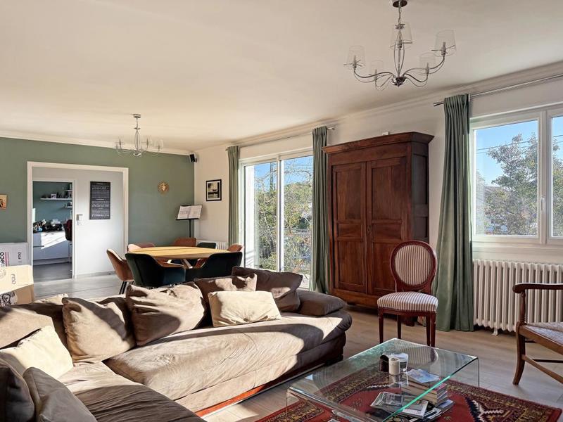 Maison - 261 m² - 8 pièces