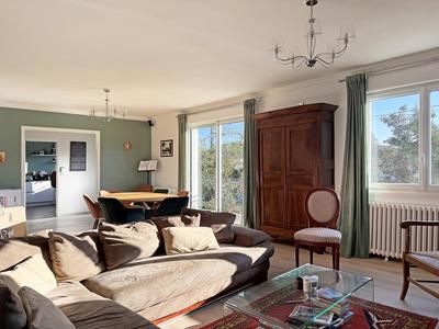 Maison - 261 m² - 8 pièces