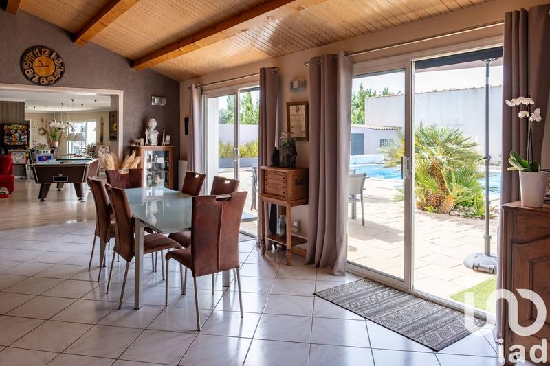 Maison - 222 m² - 7 pièces