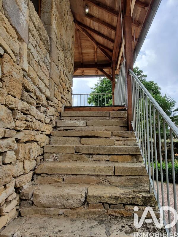 Maison - 220 m² - 8 pièces