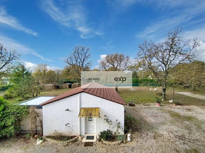 Propriété - 250 m² - 13 pièces