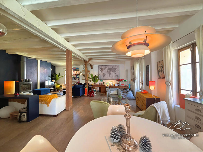 Maison - 240 m² - 5 pièces