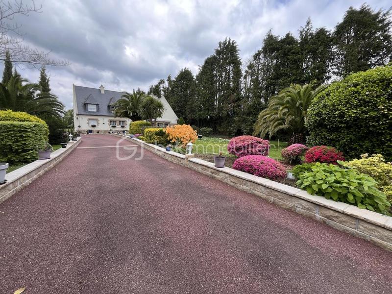 Villa - 232 m² - 10 pièces