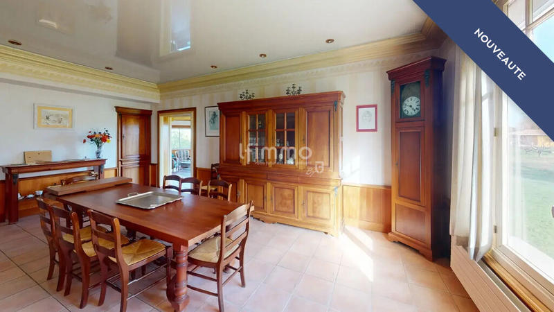 Demeure - 200 m² - 9 pièces