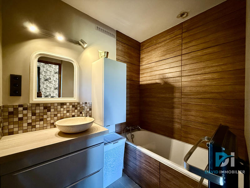 Maison - 138 m² - 5 pièces