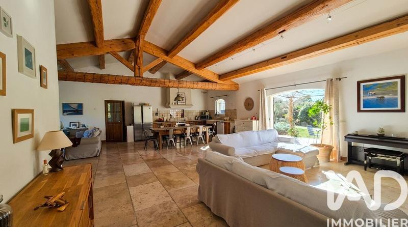 Maison - 230 m² - 8 pièces